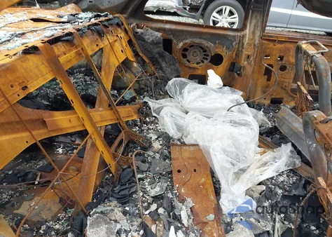 1998 Lincoln Mark Viii Lsc z USA, uszkodzony, nr VIN 1LNFM92V3WY72956